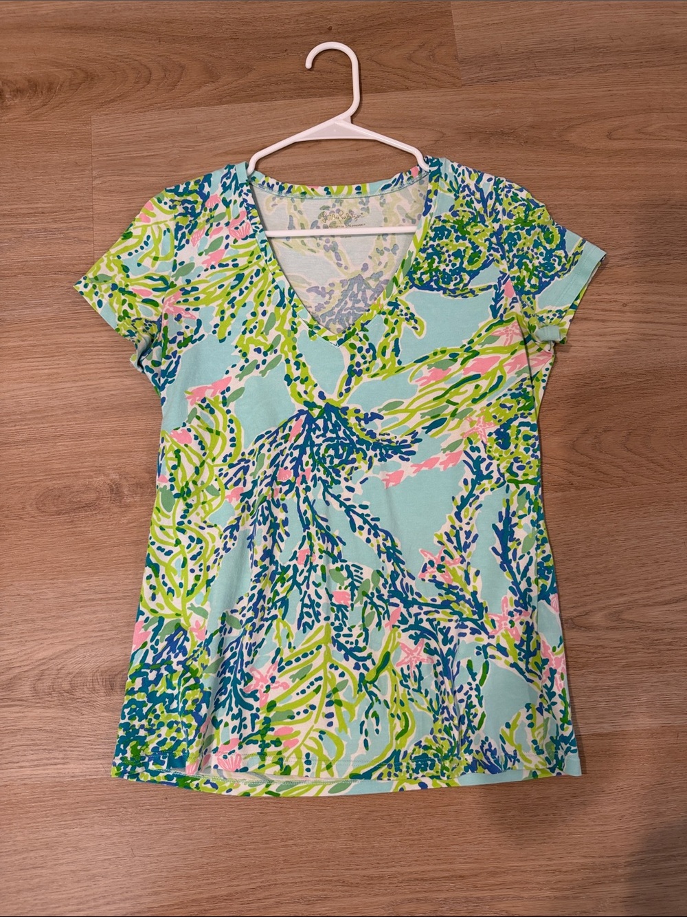 Lilly Pulitzer v neck
